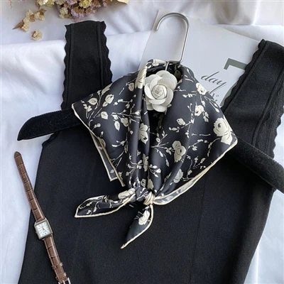 실크 대 폴리 에스테르 : 실제와 가짜의 차이를 쉽게 알리는 방법